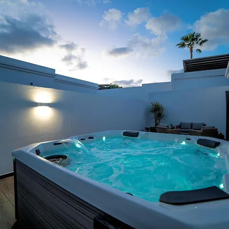 Villa Beautiful Puerto Del Carmen 3 Bedrooms Crystal Private Pool *