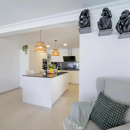 Vila Beautiful Puerto Del Carmen 3 Bedrooms Crystal Private Pool