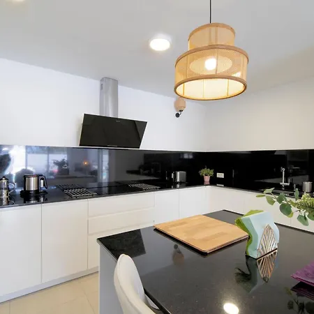 Beautiful Puerto Del Carmen 3 Bedrooms Crystal Private Pool Villa *