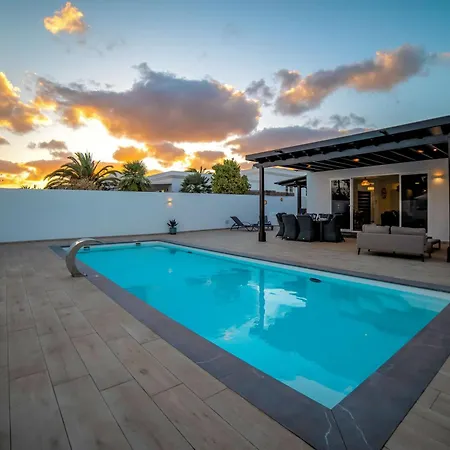 Villa Beautiful Puerto Del Carmen 3 Bedrooms Crystal Private Pool Tías