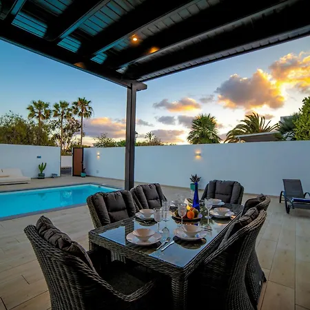 Beautiful Puerto Del Carmen 3 Bedrooms Crystal Private Pool *