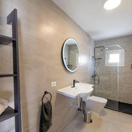 Beautiful Puerto Del Carmen 3 Bedrooms Crystal Private Pool