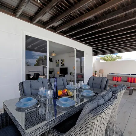 Beautiful Puerto Del Carmen 3 Bedrooms Crystal Private Pool