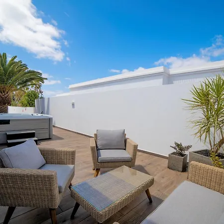 Beautiful Puerto Del Carmen 3 Bedrooms Crystal Private Pool Villa