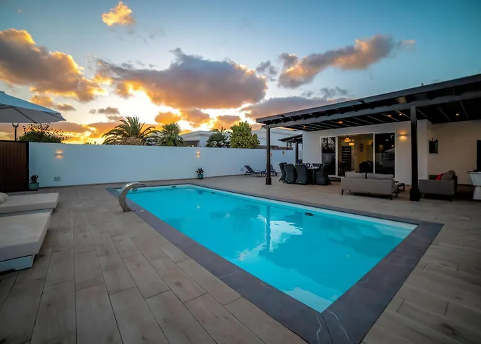 Вилла Beautiful Puerto Del Carmen 3 Bedrooms Crystal Private Pool Тиас