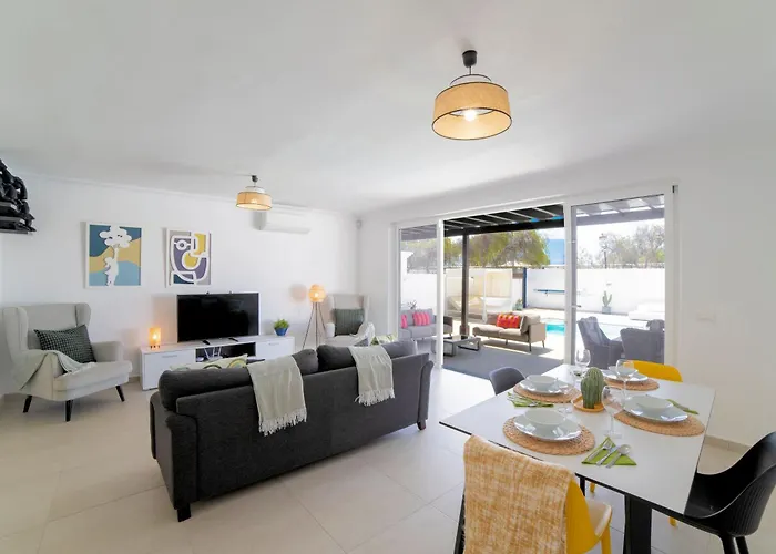 Вилла Beautiful Puerto Del Carmen 3 Bedrooms Crystal Private Pool