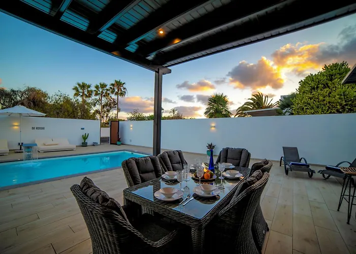 Beautiful Puerto Del Carmen 3 Bedrooms Crystal Private Pool *