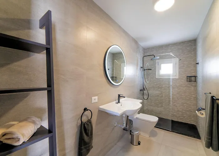 Beautiful Puerto Del Carmen 3 Bedrooms Crystal Private Pool