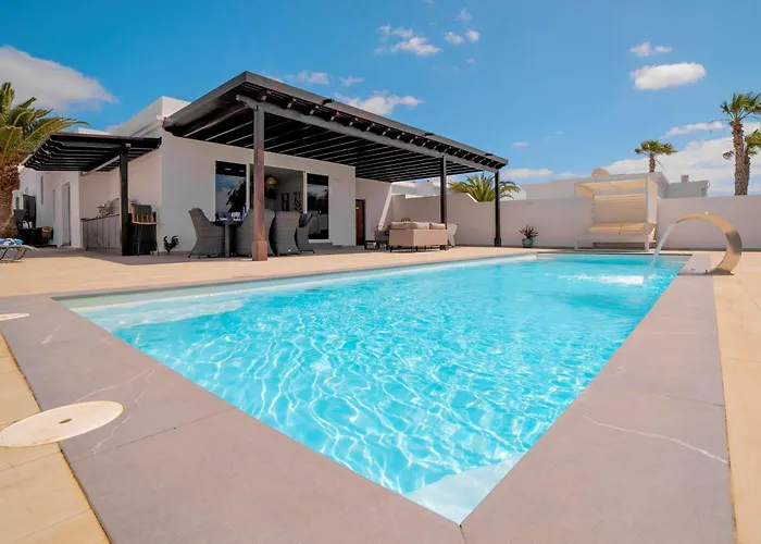 Вилла Beautiful Puerto Del Carmen 3 Bedrooms Crystal Private Pool Тиас