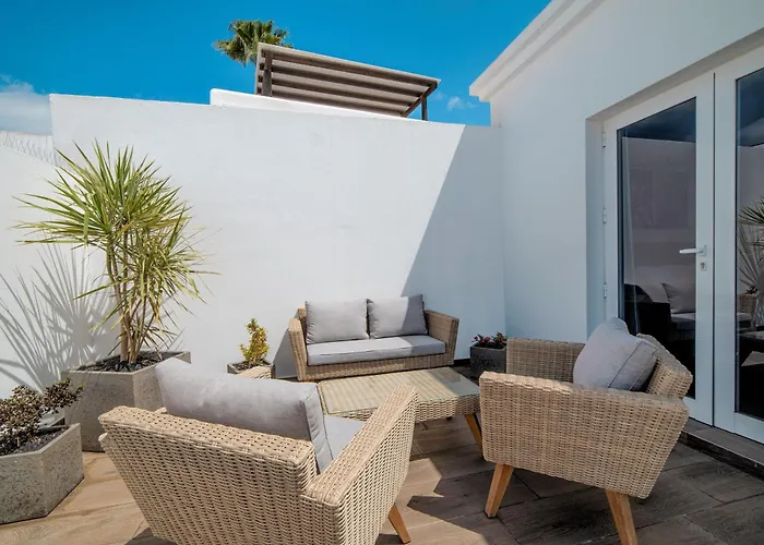 Вилла Beautiful Puerto Del Carmen 3 Bedrooms Crystal Private Pool